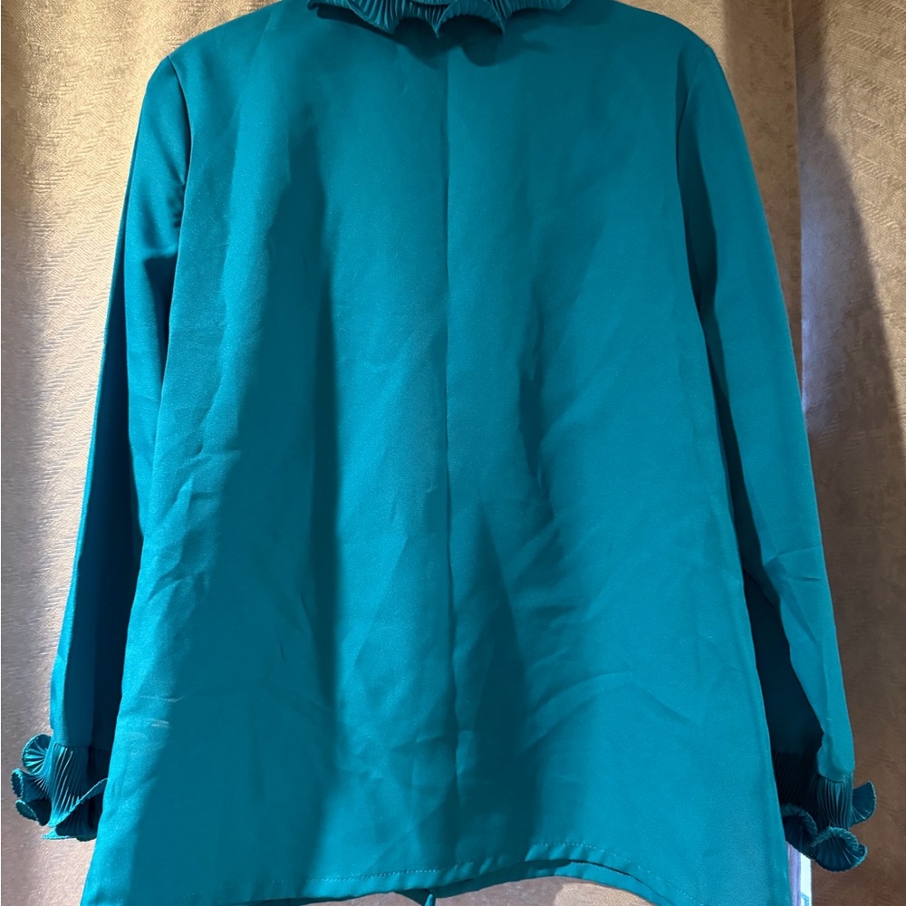 Chic Teal Ruffled Blouse - Picture 4 of 4